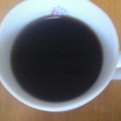 こんにちは・・・・・・
今日はこちらを・・・・・・黒糖って
美味しいですよね。
優しい甘さのコーヒーになりました。
(*^_^*)